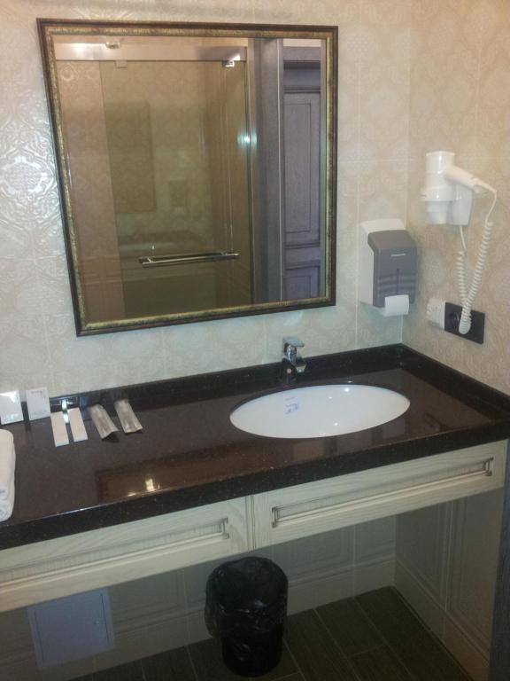 D'Rami Hotel Almaty Luaran gambar